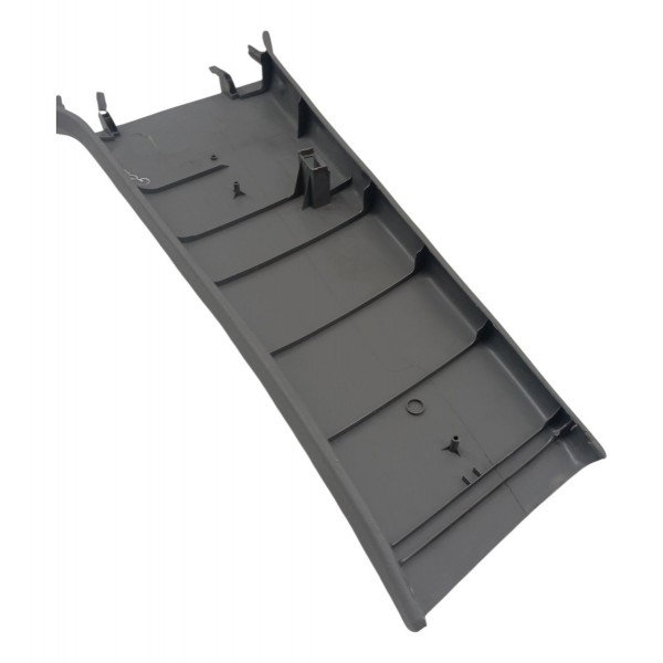 Moldura Coluna Esquerda Volkswagen Golf 2001 Detalhe