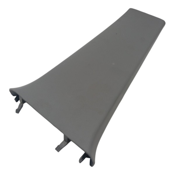 Moldura Coluna Esquerda Volkswagen Golf 2001 Detalhe