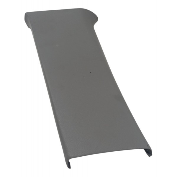 Moldura Coluna Esquerda Volkswagen Golf 2001 Detalhe