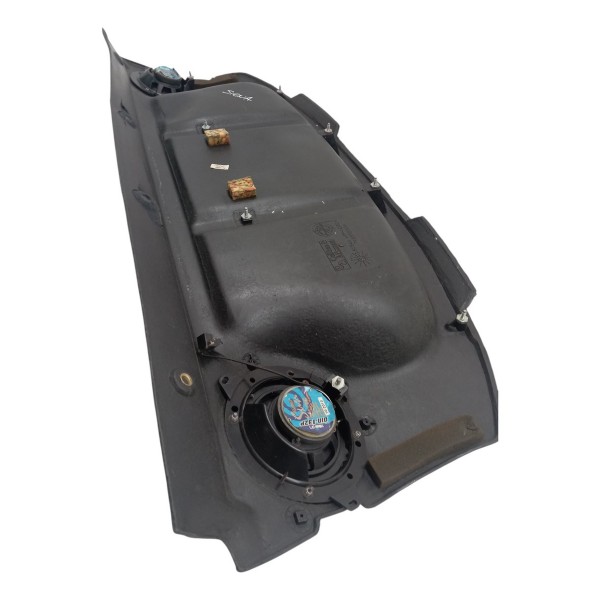 Tampão Bagagito Fiat Siena 1.0 2008 2009 2010 2011 Detalhe