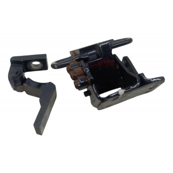 Dobradiça Porta Dianteira Direita Volkswagen Golf 2001