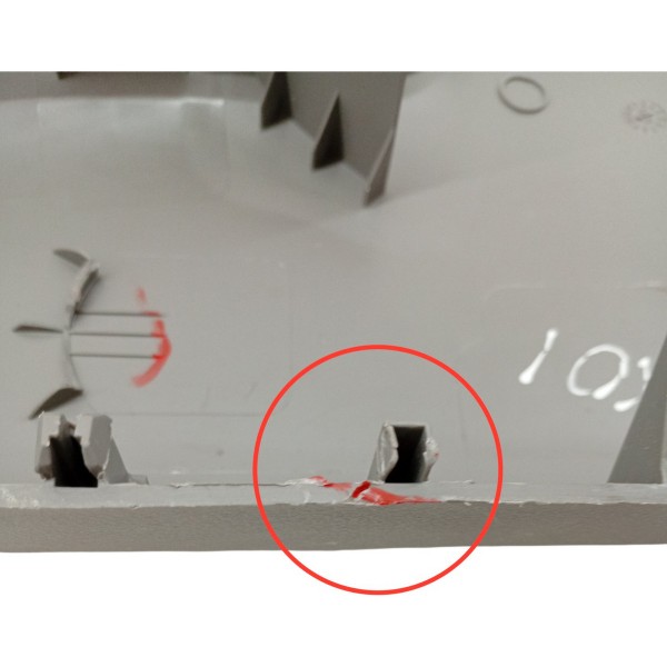 Moldura Banco Dianteiro Direito Gm Captiva 2009 Detalhe