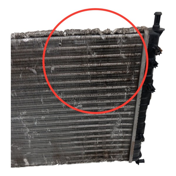 Radiador Água Motor Fiat Siena 1.0 2007 2008 2009 Detalhe