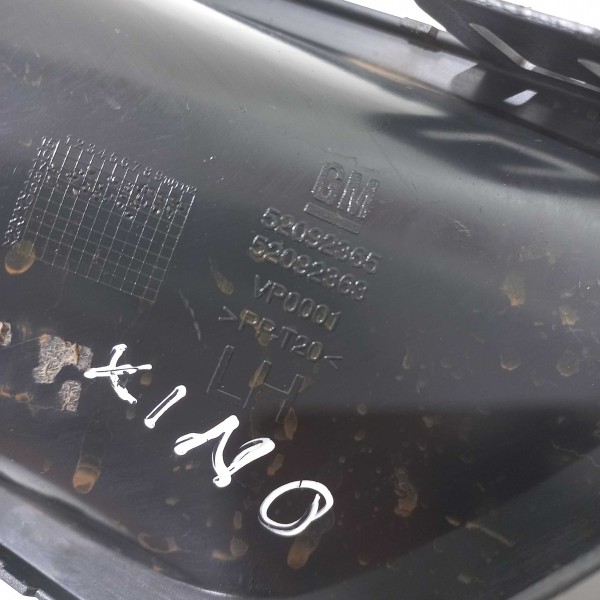 Moldura Farol Milha Lado Esquerdo Chevrolet Onix 2019 Preto Esquerdo