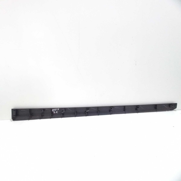 Moldura Inferior Porta Dianteira Esquerda Chevrolet Onix 1.4