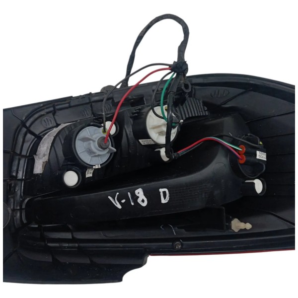 Lanterna Traseira Direita Renault Kwid 1.0 2020 2021 2022 Direito/passageiro