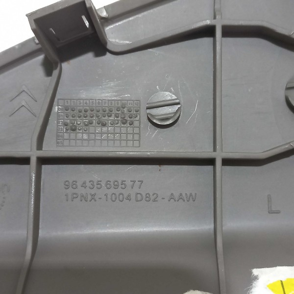 Acabamento Lateral Esquerdo Painel Citroen Picasso Xsara