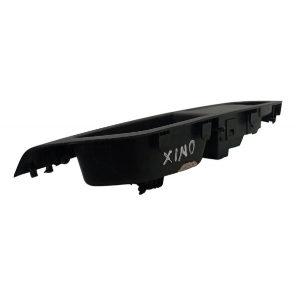 Moldura Botão Vidro Elétrico Dianteiro Direito Gm Onix 2018