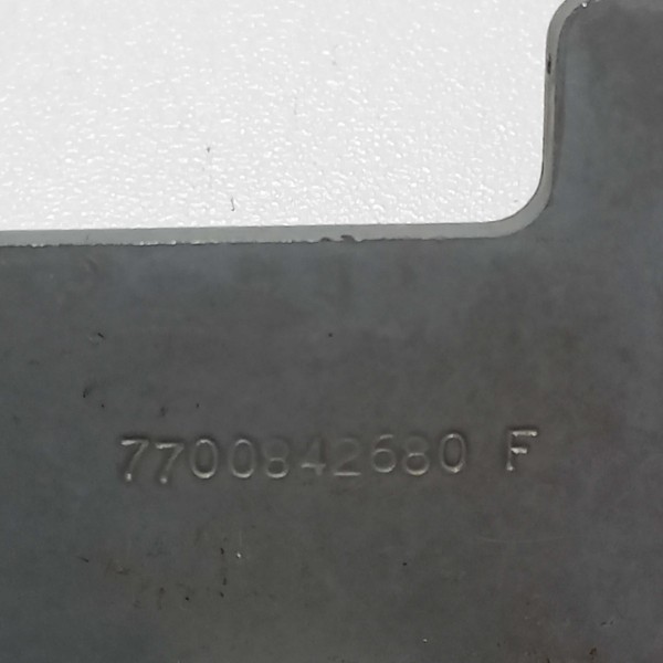 Dobradiça Do Capô Lado Esquerdo Renault Clio 2005