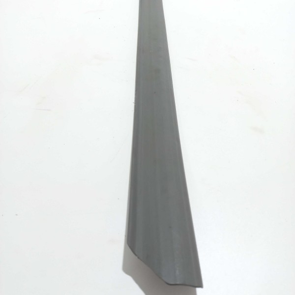 Soleira Lado Direito Dianteiro Volkswagen Santana