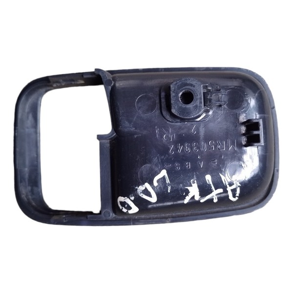 Acabamento Maçaneta Interna Direita Mitsubishi Airtrek 2007 Preto Dianteira